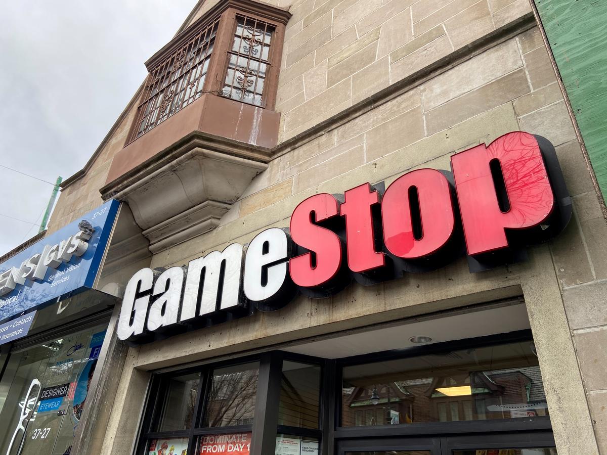 Establishment Players Strike Back Against GameStop Investors