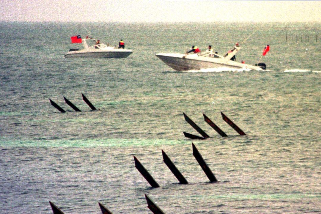 Taiwan Says Chinese Fighters, US Aircraft Both Entered Defense Zone