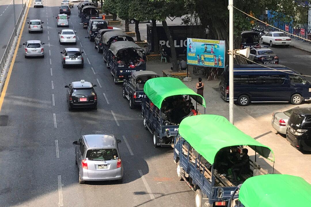 Tens of Thousands of Chinese Expats Stranded in Burma Following Military Coup