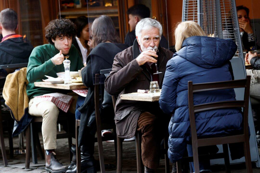 Italians Flock Back to Coffee Bars as COVID-19 Restrictions Eased