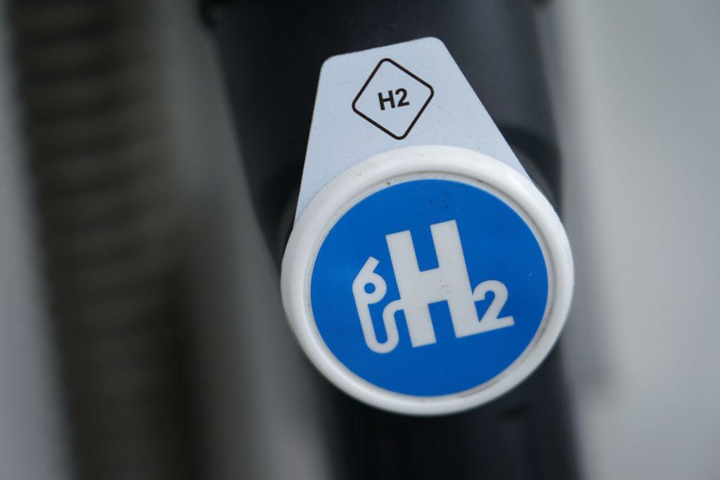 Researchers Retro-Fit Diesel Engine With Hydrogen Hybrid to Cut Emissions