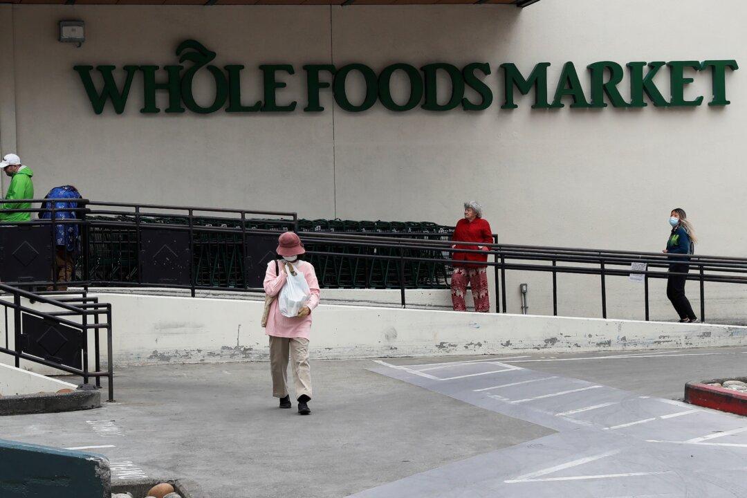 Whole Foods Must Face Lawsuit Over Its Honey Graham Crackers