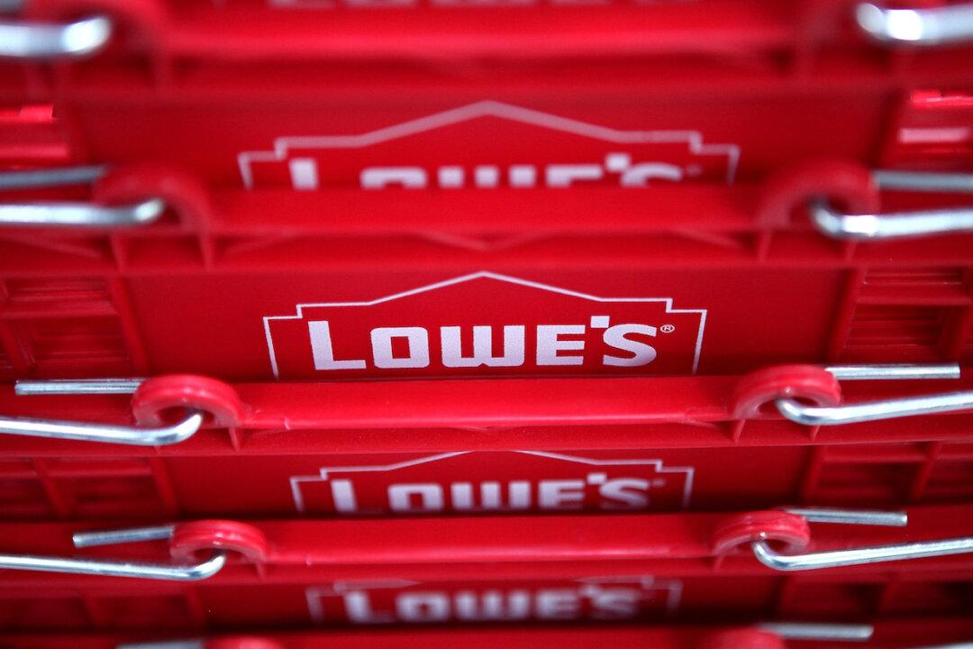 Lowe’s Hiring More Than 50,000 Workers This Spring