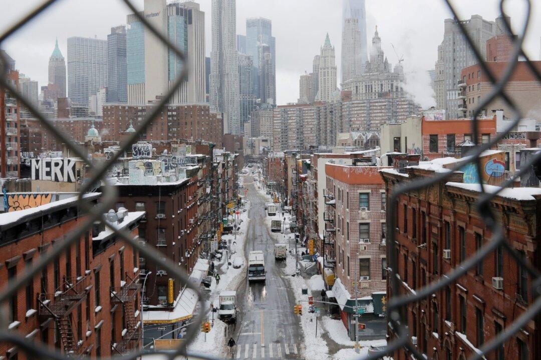 US Northeast Digs Out After Massive Snowstorm, Two Dead