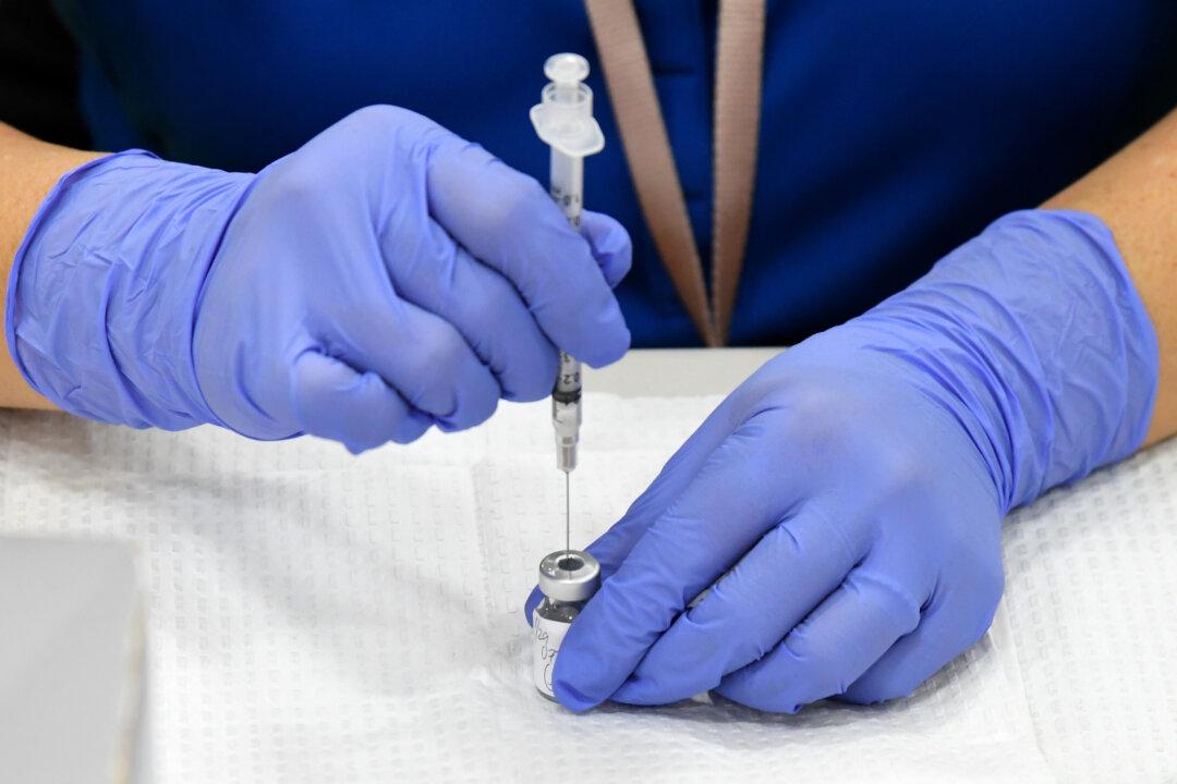 8 Fully Vaccinated Health Care Workers Test Positive for CCP Virus in Las Vegas: Report