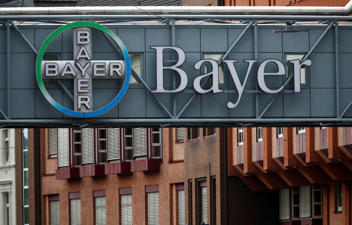 To Leave or Not to Leave? Western Companies, Banks in Russia Face Substantial Challenges