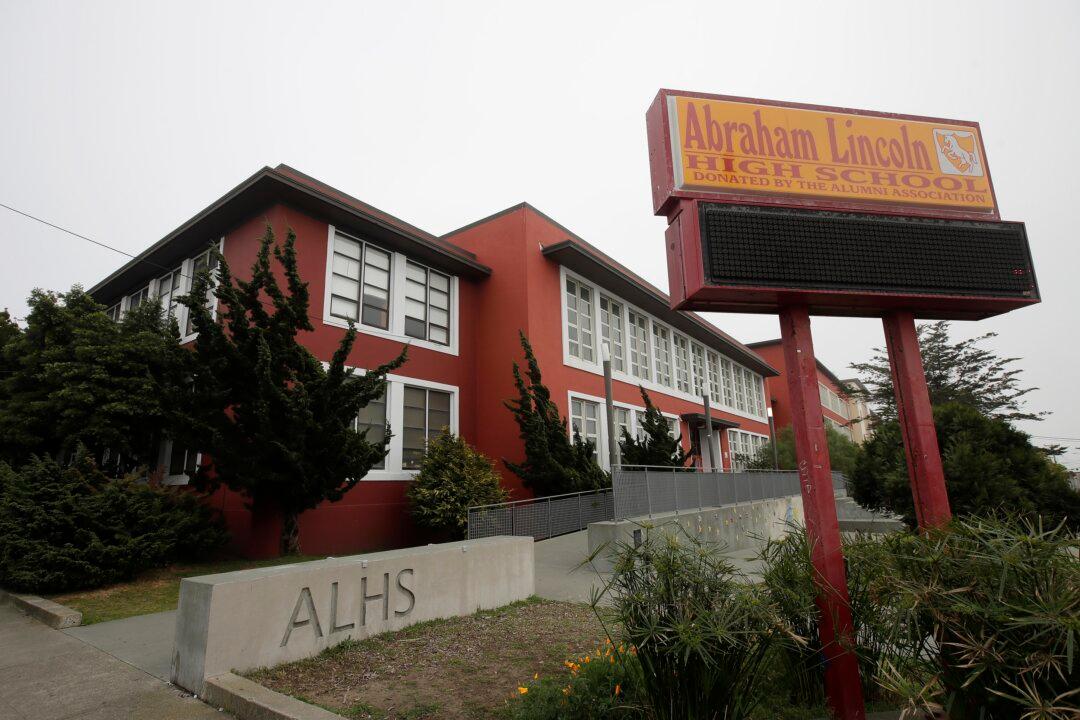 San Francisco Sues Its Own School District in Bid to Speed Return to In-person Classes