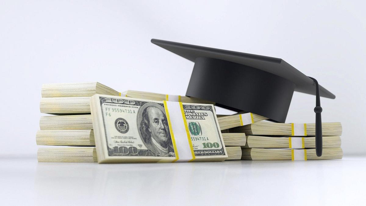 Subsidized vs. Unsubsidized Student Loans: Which One Is Better? Here’s What You Need to Know.