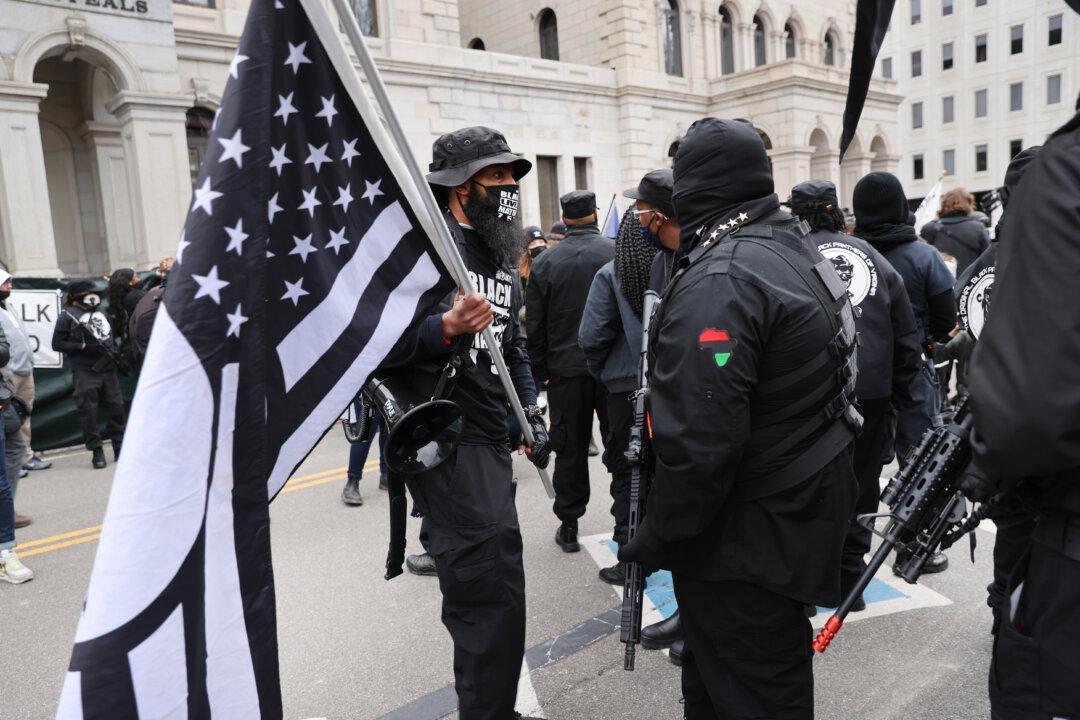 FBI Stats Indicate Americans Buying Guns at ‘Blistering Pace’: Expert