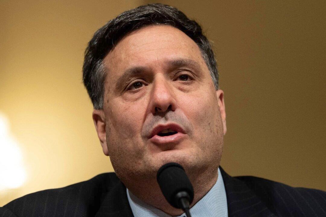 Sen. Manchin Is ‘Very Persuadable’ to Voting in Favor of $3.5 Trillion Budget: White House Chief of Staff