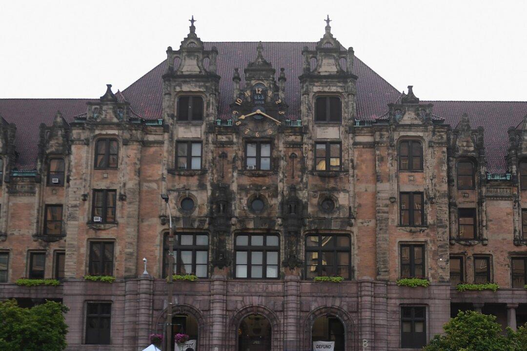 Inmates at St. Louis Jail Set Fires, Break Out Windows