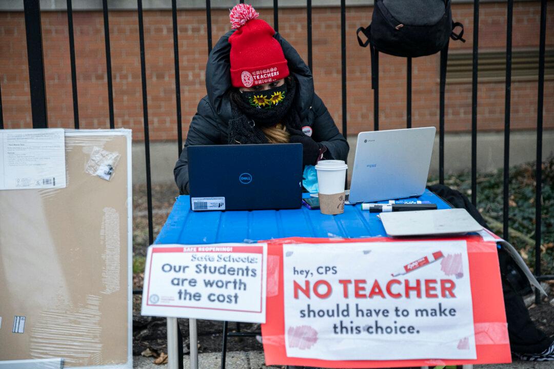 Chicago Mayor: ‘Tentative Agreement’ Reached to Reopen Schools