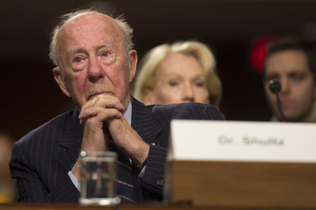 Reagan’s Longtime Secretary of State George P. Shultz Dies