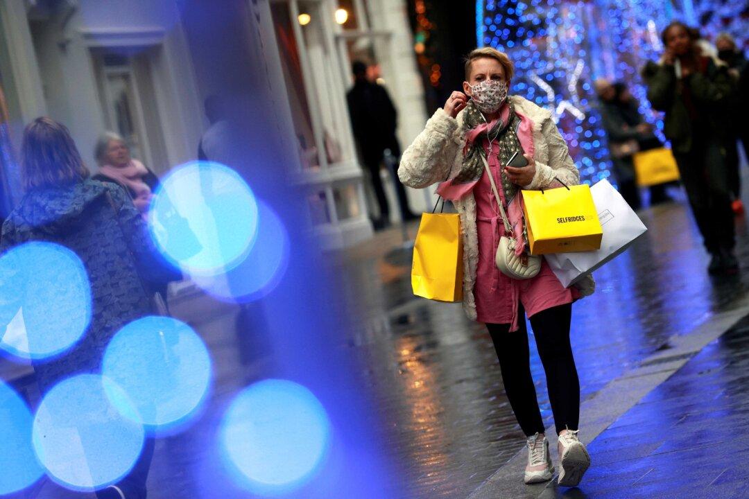 UK Consumer Spending Plunges as New Lockdown Bites: Barclaycard