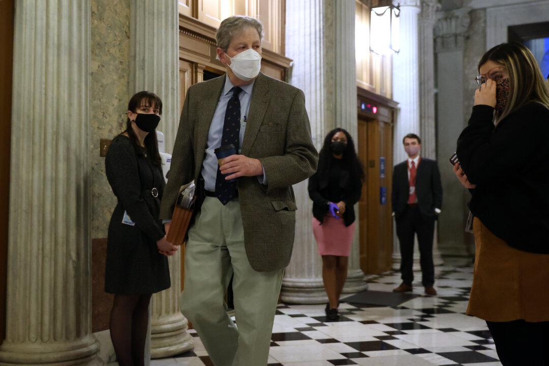 Senators Object to Provision That Would Give SBA $4.5 Billion to Run Loan Program