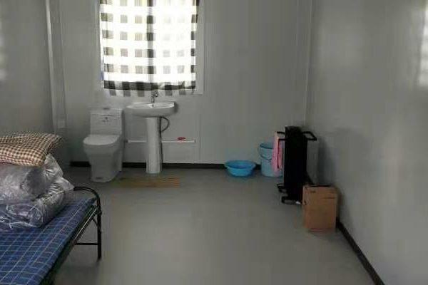 Inside an isolation room in a mobile cabin hospital in Nangong. (Provided to The Epoch Times by interviewee)