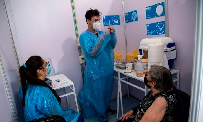 Chile Begins Fourth Vaccine Dose to Prevent the CCP Virus