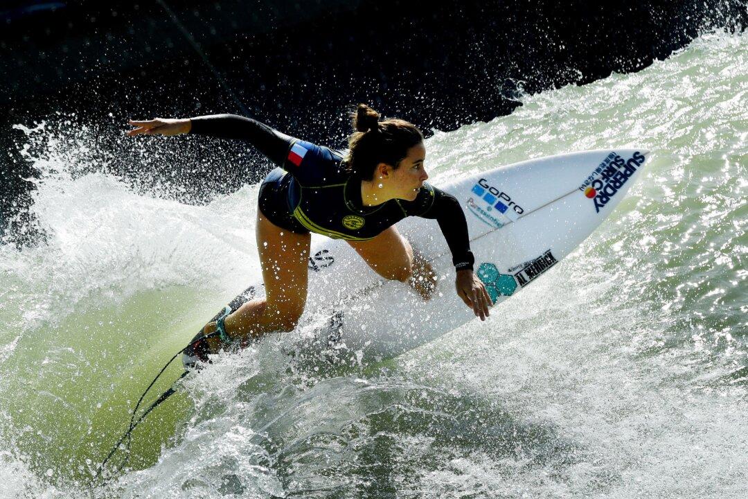 Sydney Snaps up Iconic Surf Event From Queensland Amid Quarantine Dispute