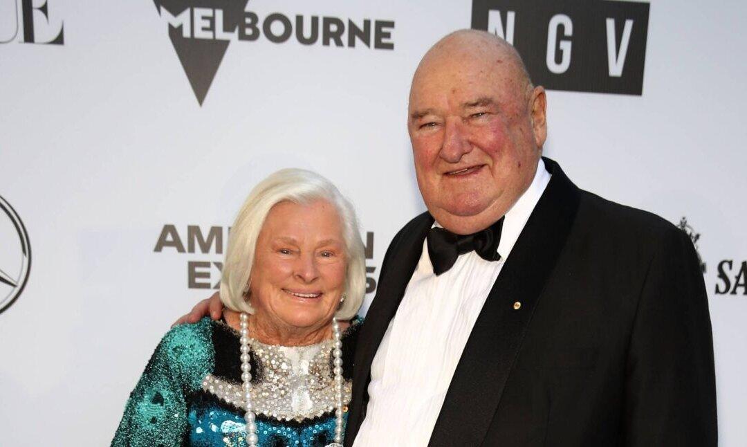 Billionaire Businessmen Offer to Build Quarantine Facilities in Australia