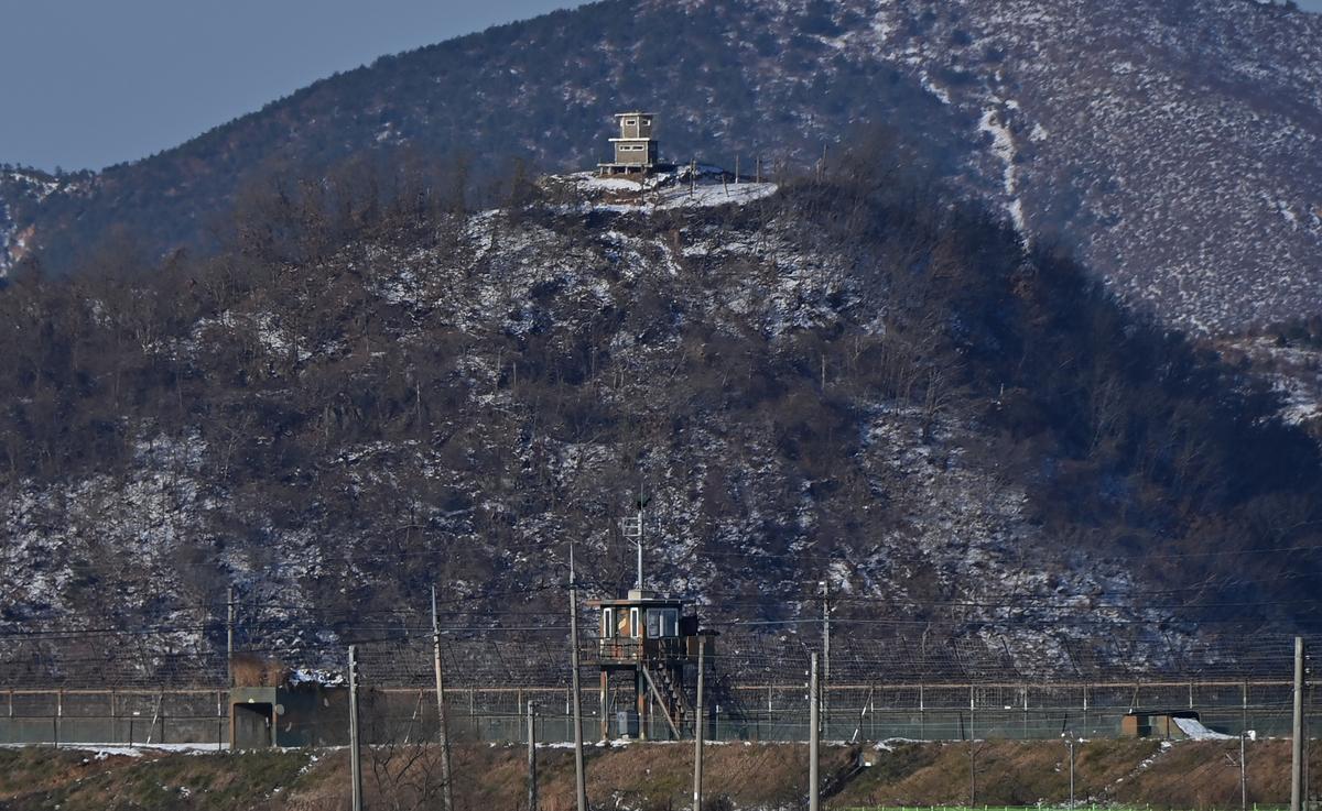 North and South Korea Exchange Warning Shots After North Intrudes Across Border
