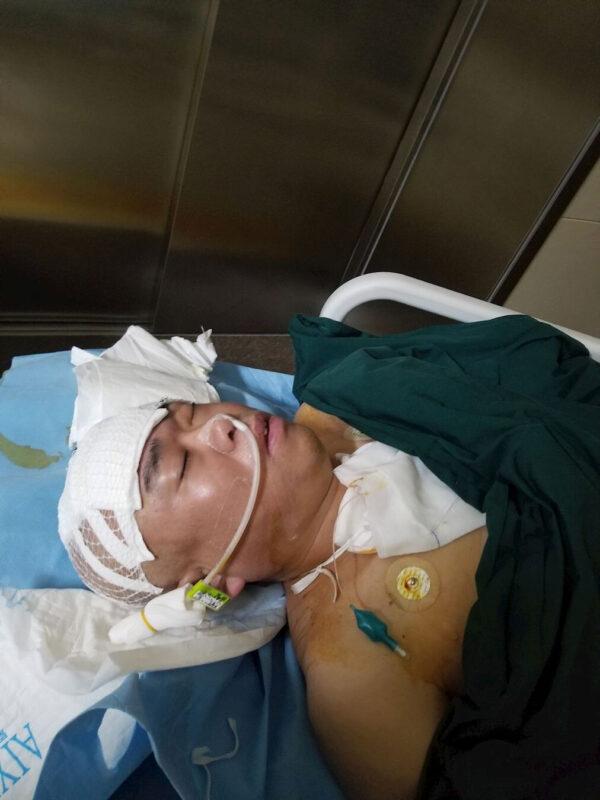 Falun Gong practitioner Yao Xiren at the ICU care unit at Longkou Hospital in Longkou city, Shandong Province, China. (Courtesy of Minghui.org)