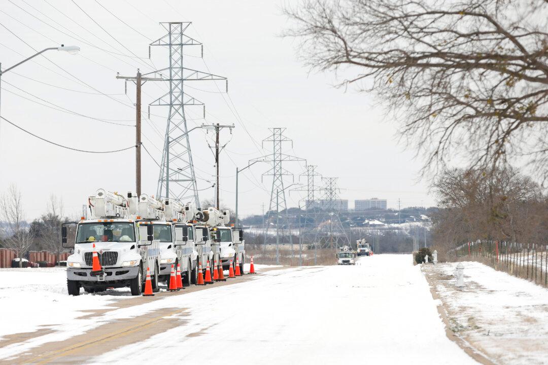 Texas Winter Storm Power Outages Prompt Bitter Fight Between Fossil Fuel, Clean Energy Advocates