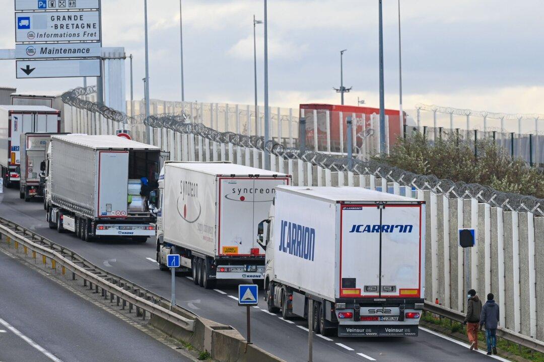 UK Police Rescue 3 Migrants Suffocating in Refrigerated Lorry