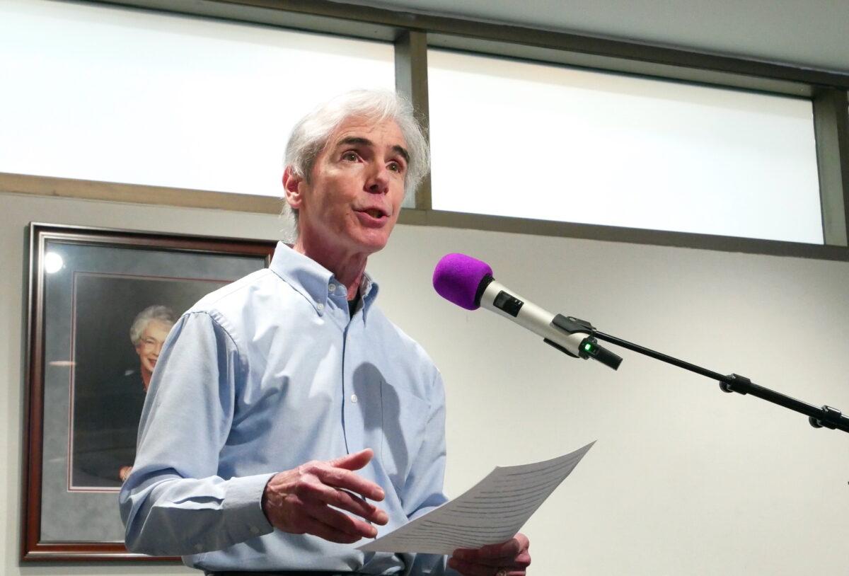 Jim Giragosian, a Falun Gong practitioner, speaks at a meeting of the Prince William County Board of Supervisors in Woodbridge, Va., on Feb. 16, 2021. (Sherry Dong/The Epoch Times)