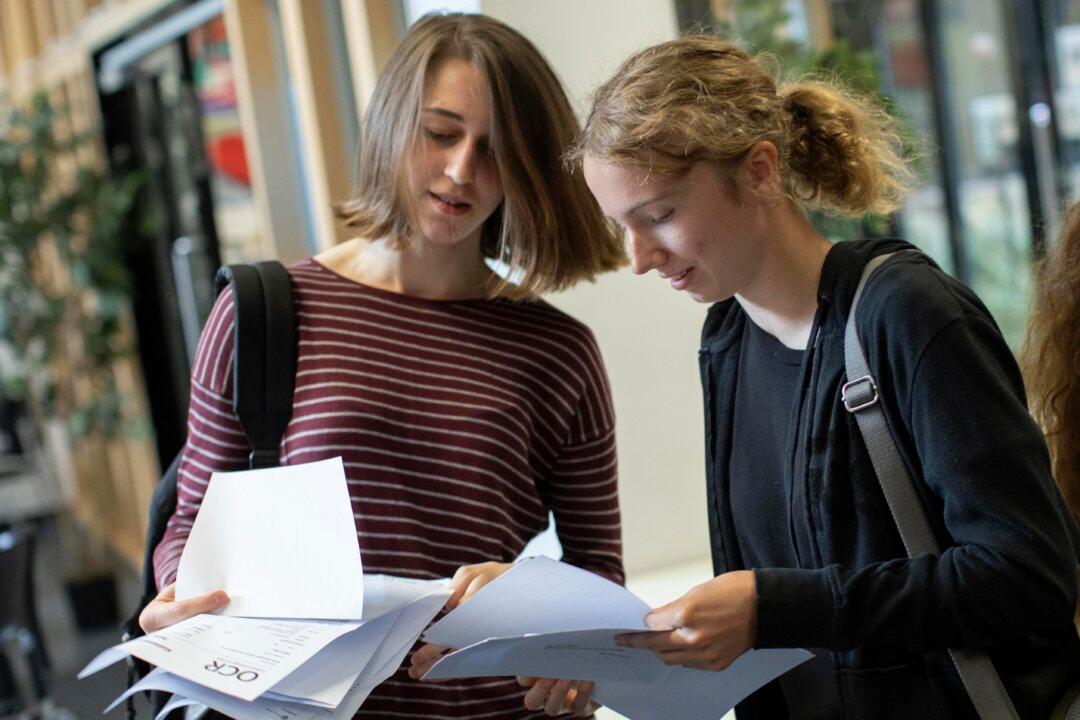 UK Undergraduate Applications for Nursing Rises by a Third