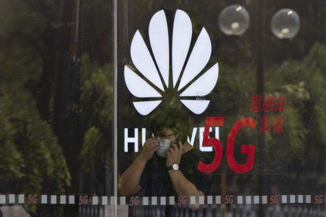 Ottawa Pressed to Ban Huawei From Canada’s 5G Networks