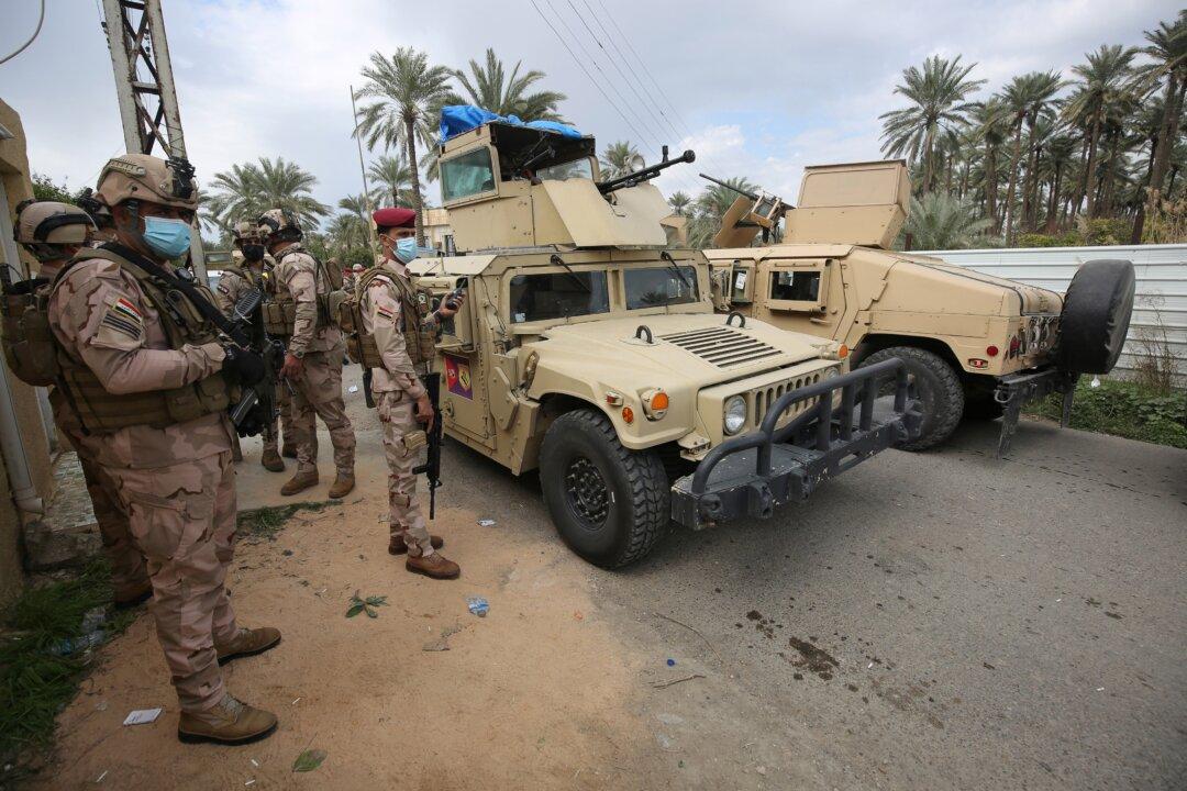 Rockets Hit Iraqi Base Hosting US Contractors, One Iraqi Injured, Security Officials Say