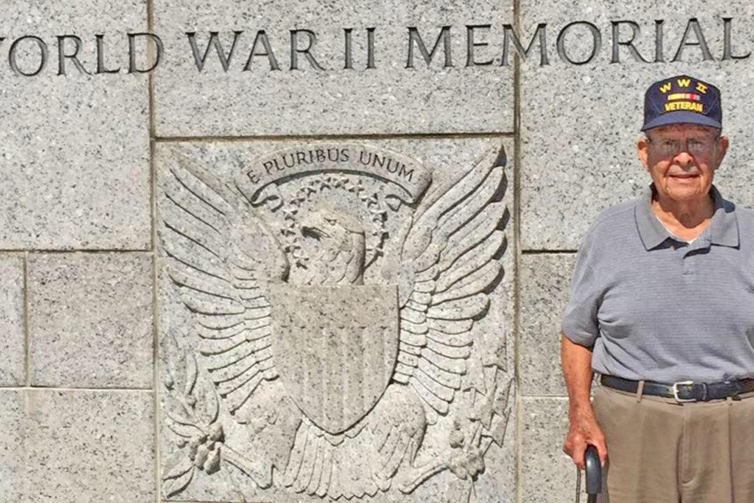 Veterans Help Restore WWII Hero’s Family House Where He Lived With His Late Wife