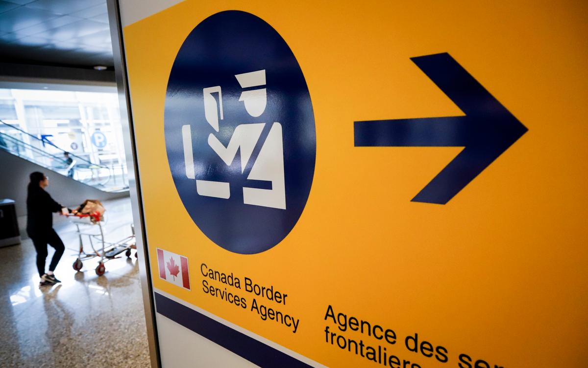 Feds Speed Up Removal of Smugglers, Firearm Offenders at Border