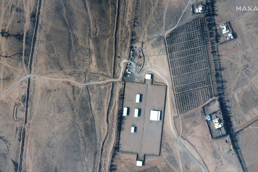 Iran Condemns US Air Strikes in Syria, Denies Attacks in Iraq