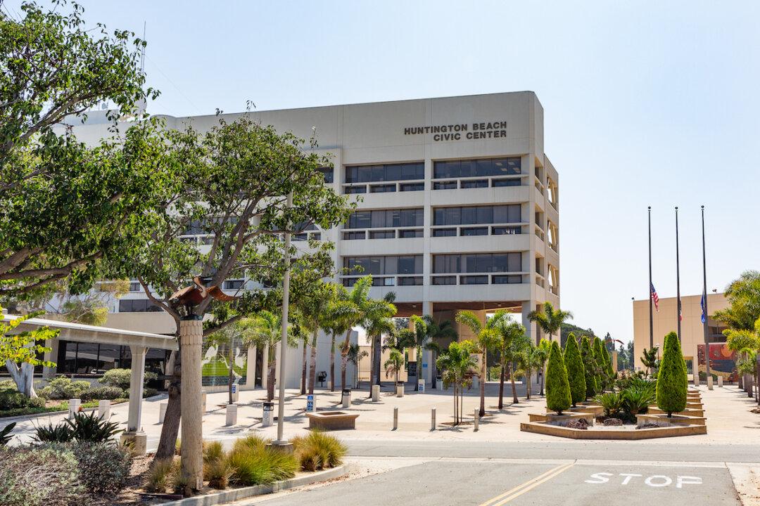 Majority of Huntington Beach City Council Served Recall Notices