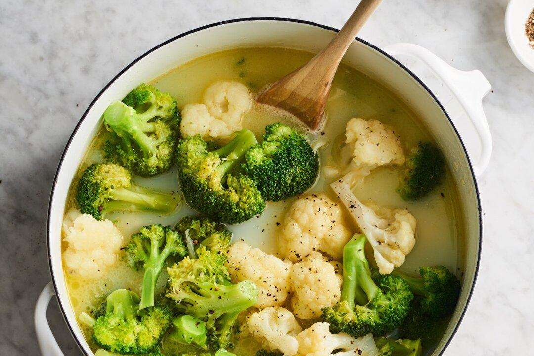 Garlicky Butter Bath Will Wake up Your Weeknight Side Dish Game