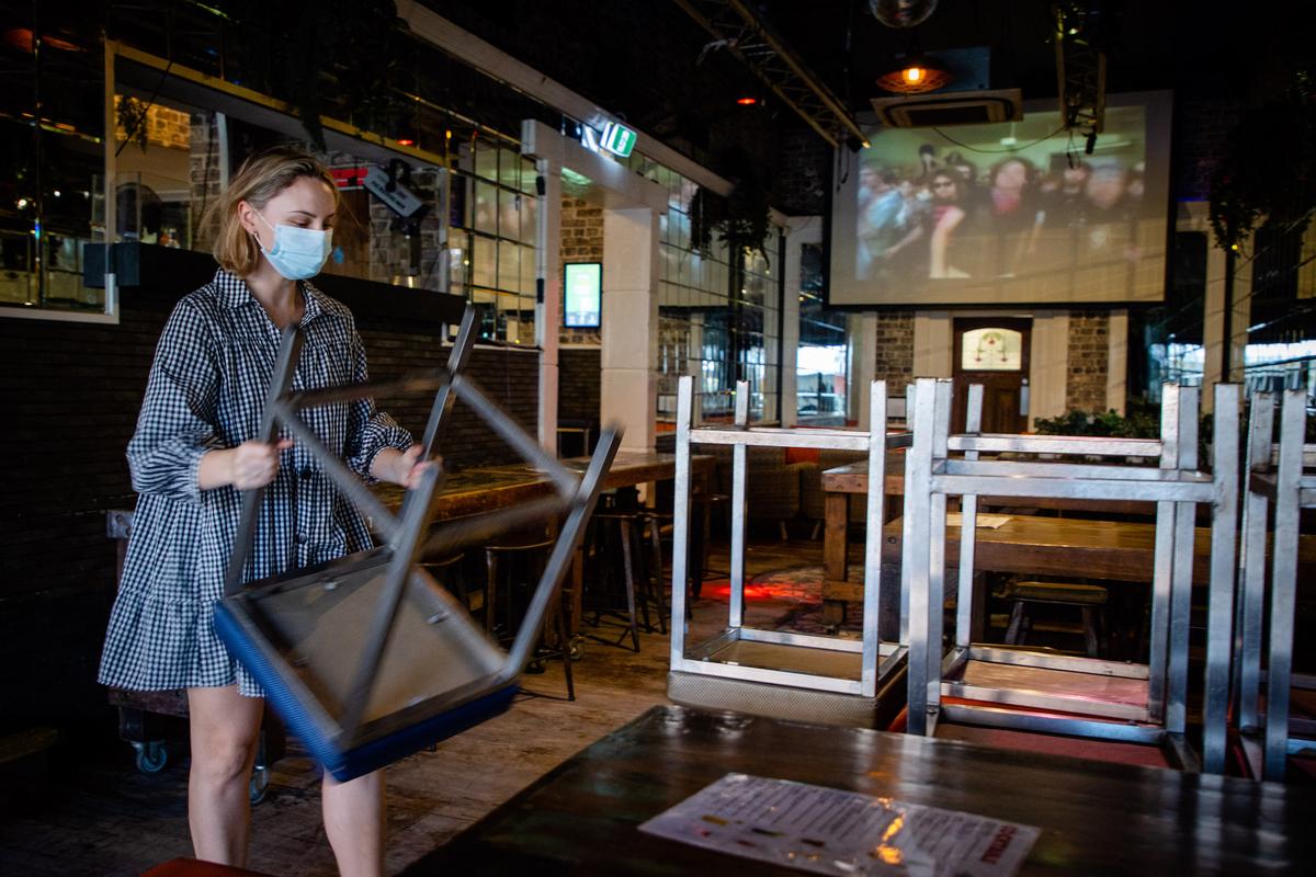 Queensland Mandates Pubs, Cafes, Restaurants Use Govt’s Check-In App