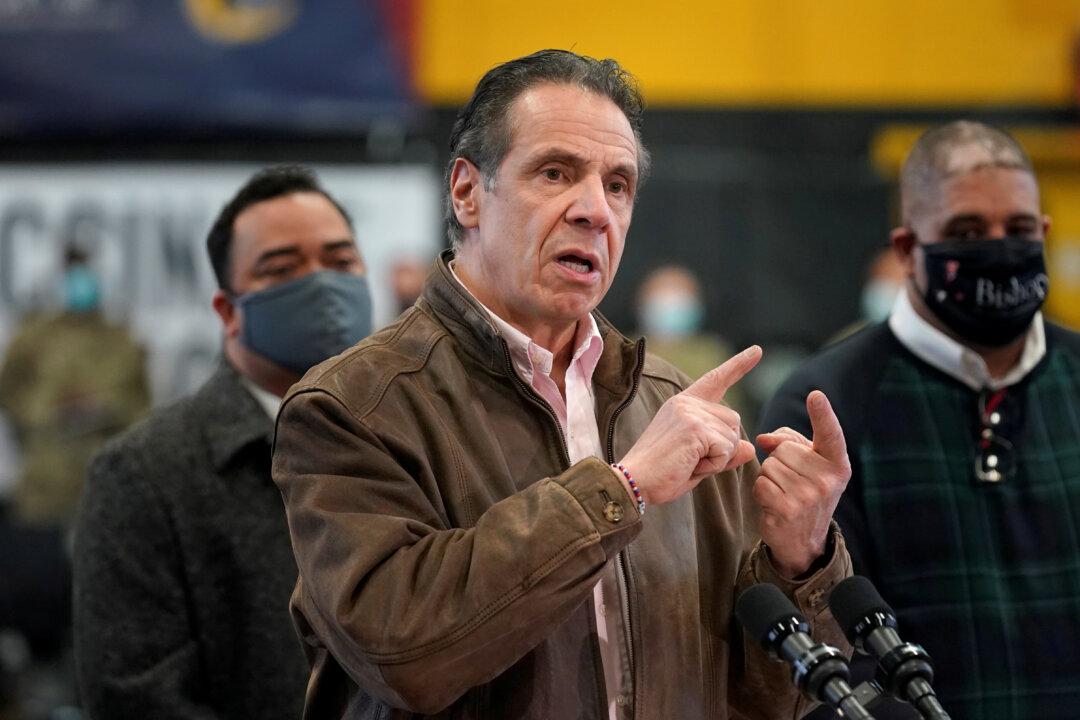 White House, Pelosi Support Probe of Cuomo Sexual Harassment Claims