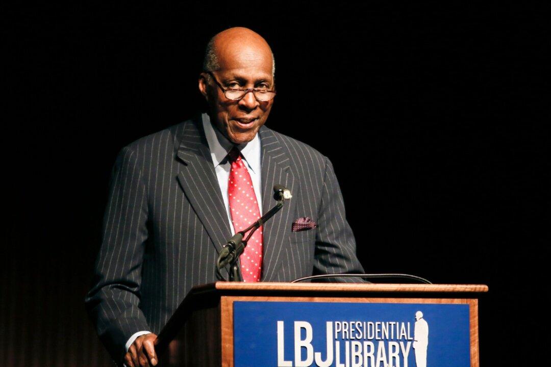 Vernon Jordan, Activist, Former Clinton Adviser, Dead at 85