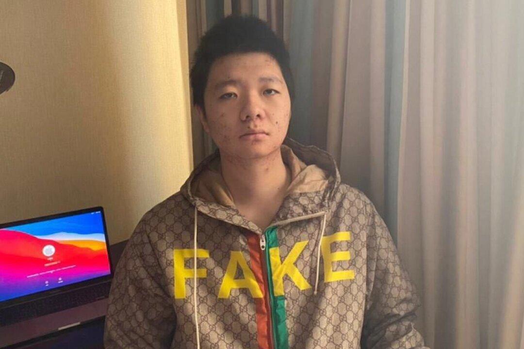 To Silence 19-Year-Old Overseas, CCP Detains, Assaults Parents in China