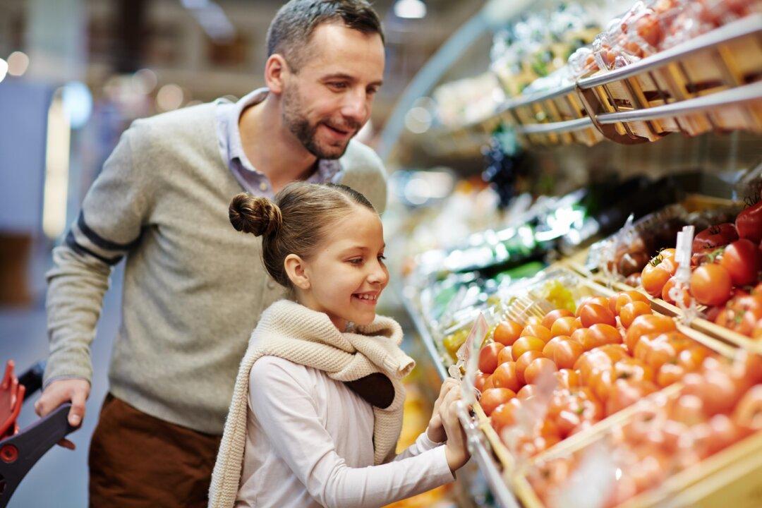 Tips To Bring Fewer Chemicals Home From the Grocery Store