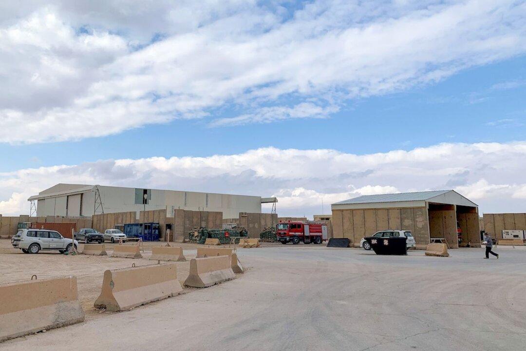 Pentagon: US Contractor Dies in Rocket Attack at Iraq Base