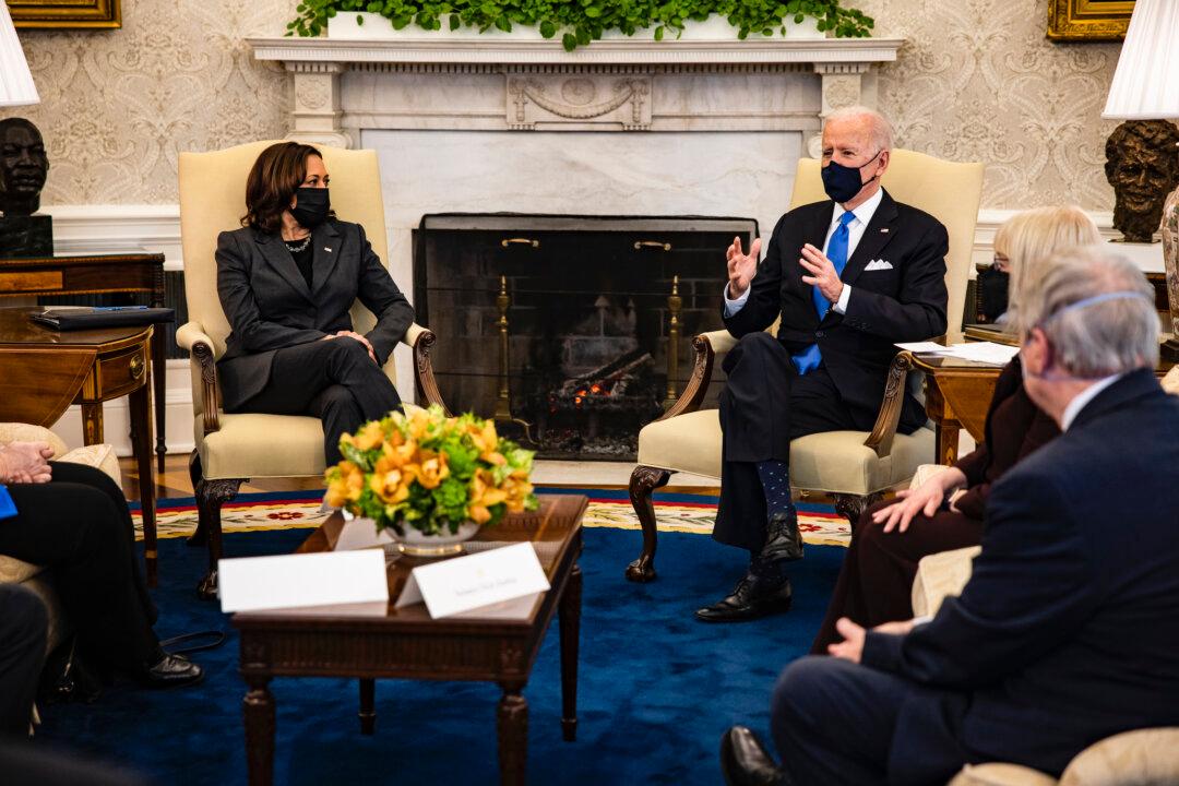 Harris to Negotiate With Central American Countries to Enforce Border Control