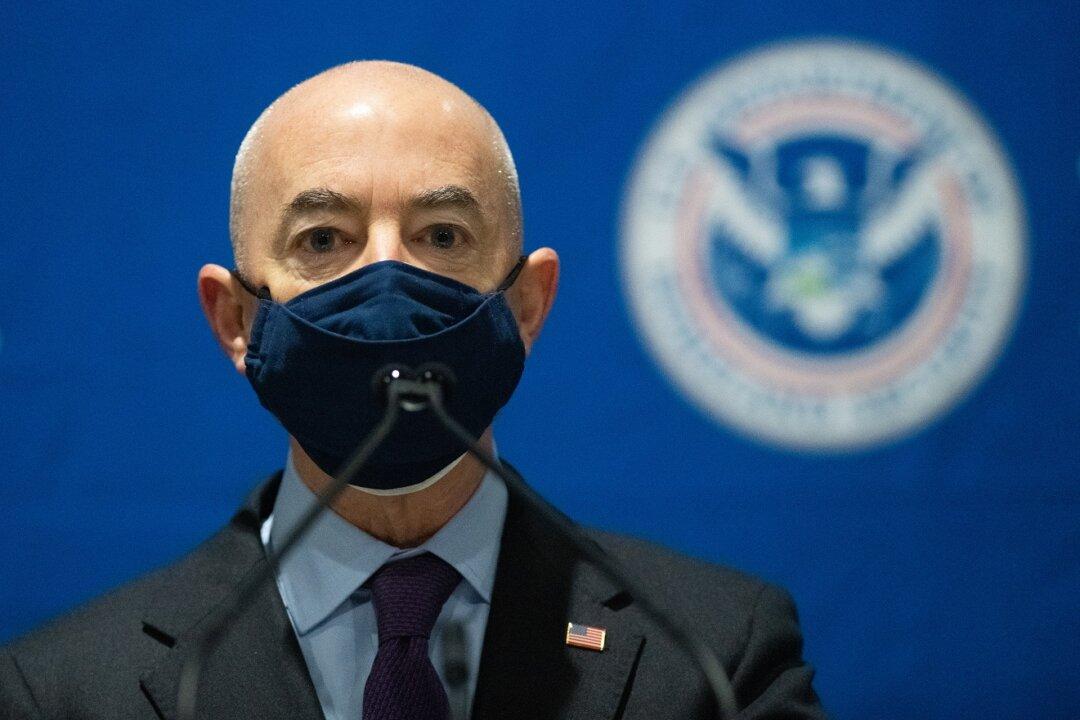 DHS Head Fires Most Members of Homeland Security Advisory Council