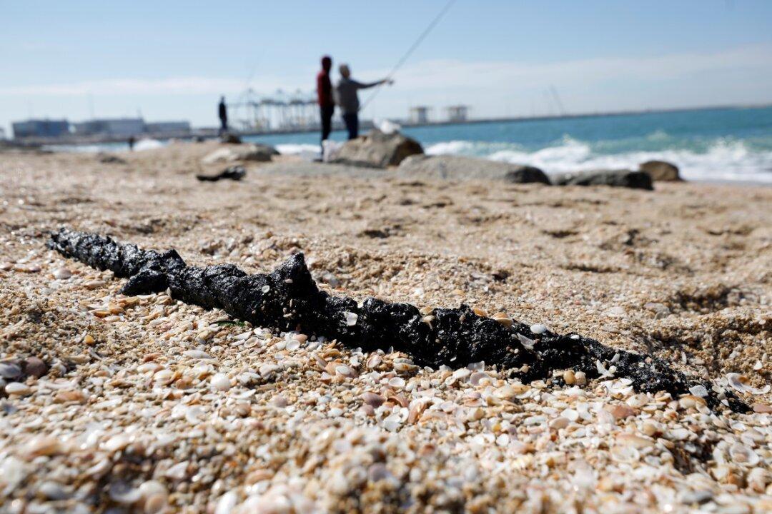 Israel Finds Ship Behind Oil Spill Off Its Coast, Ministry Says