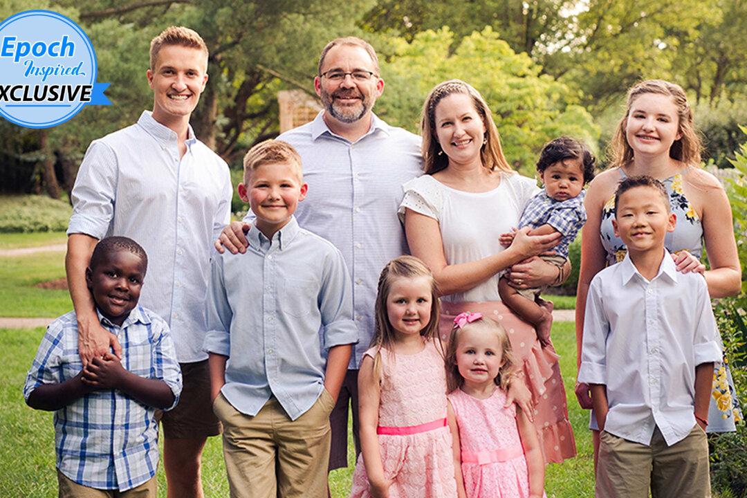 Teen Mom’s Journey of Canceling Abortion to Raising 8 Kids: ‘Motherhood Is Not a Drawback’