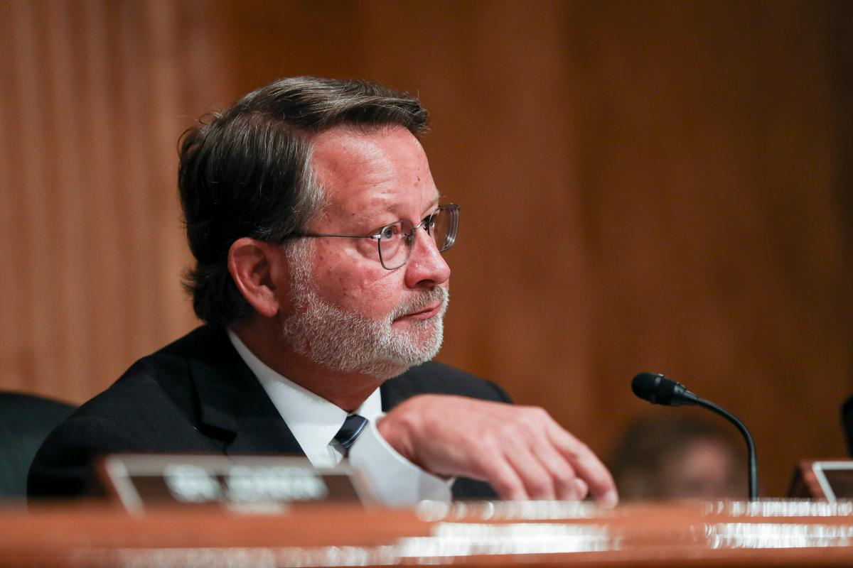 Trump-Era Defense Leaders Should Testify on Capitol Riot Response: Sen. Peters