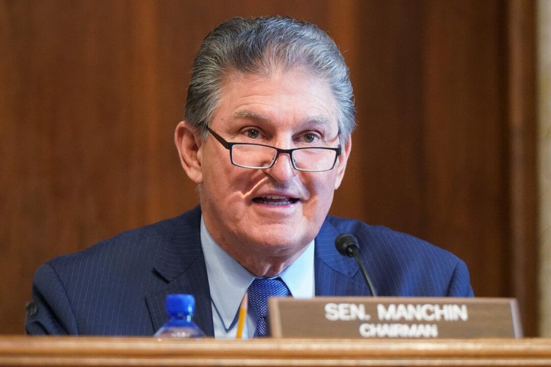 Manchin Says He'll Block Biden’s Next Big Package if Republican Views Are Ignored