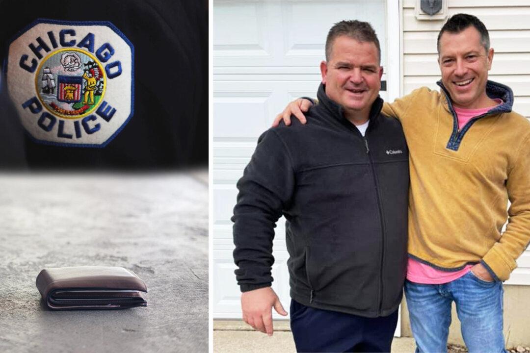 Chicago Police Officer Finds Lost Wallet, Drives 2 Hours to Return It to Rightful Owner