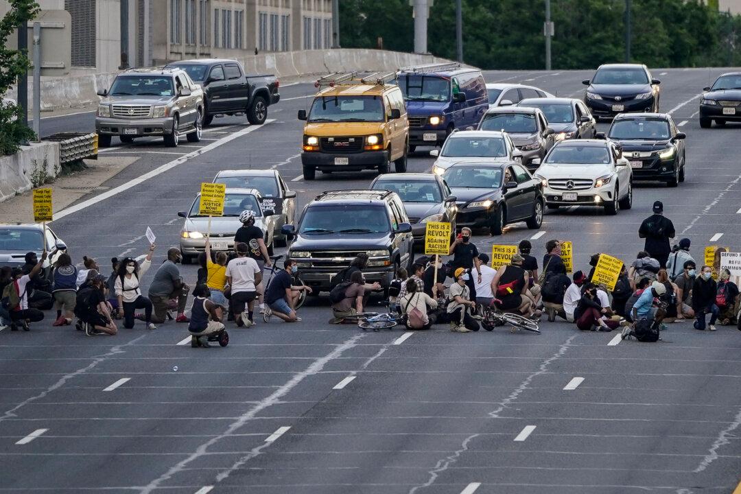 Oklahoma Bill to Protect Drivers Who Hit Violent Protesters While Fleeing Passes House